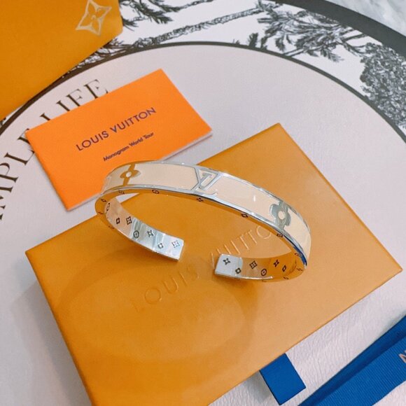 ✅💯Louis Vuitton bracelet  17 - Picture 1 of 7